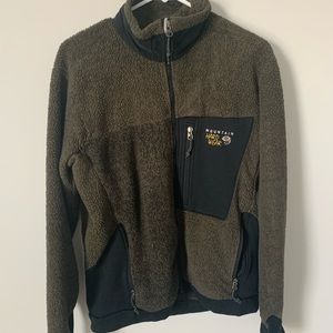 Men’s Mountain Hardwear zip up fleece jacket.